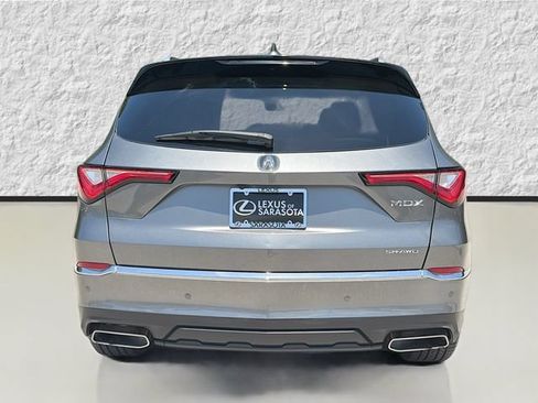 Used 2022 Acura MDX SH-AWD w/ Advance Package image 4