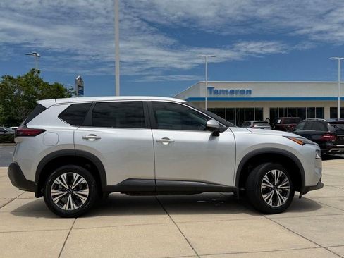Used 2023 Nissan Rogue SV FWD image 8
