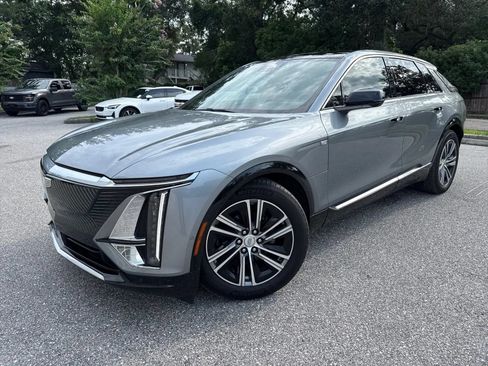 Used 2024 Cadillac Lyriq Luxury RWD image 2