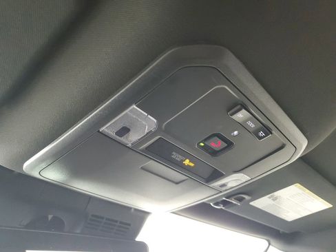 Used 2025 Toyota Tacoma TRD Sport image 33