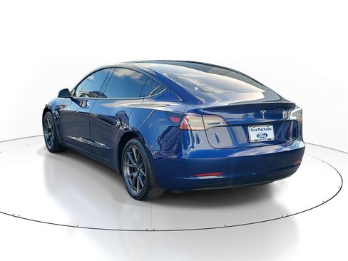Used 2023 Tesla Model 3 Standard Range image 3