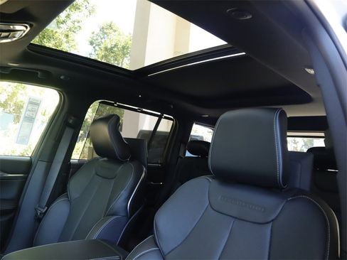 New 2023 Jeep Grand Cherokee Overland w/ Luxury Tech Group IV image 22