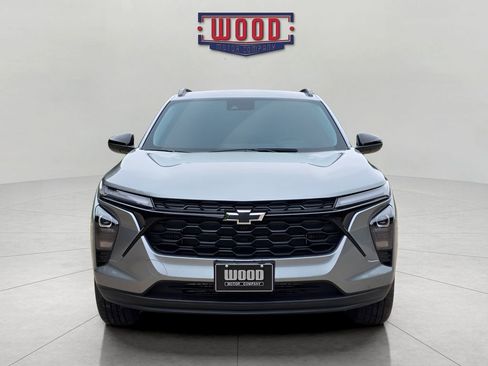 New 2026 Chevrolet Trax LT w/ Midnight Edition FWD image 5