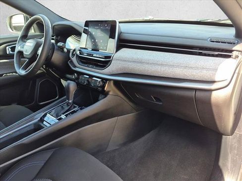 Used 2025 Jeep Compass Sport AWD/4WD image 19