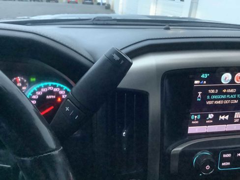 Used 2018 GMC Sierra 2500 Denali w/ Suspension Package, Off-Road image 18