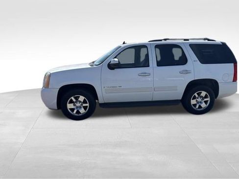 Used 2009 GMC Yukon SLT RWD image 2