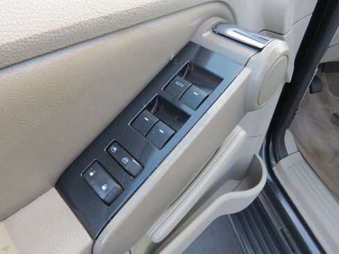 Used 2007 Ford Explorer XLT image 18