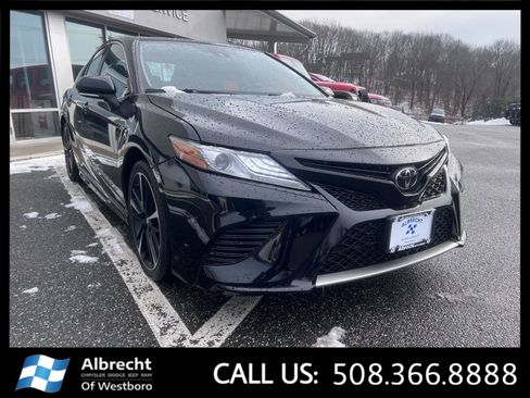 Used 2019 Toyota Camry XSE image 7