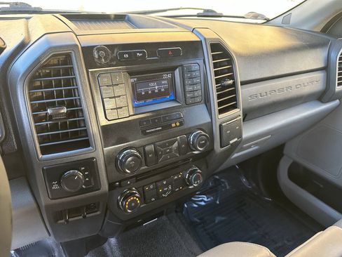 Used 2017 Ford F250 XL w/ Power Equipment Group AWD/4WD image 13