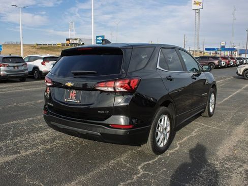 Used 2024 Chevrolet Equinox LT image 3