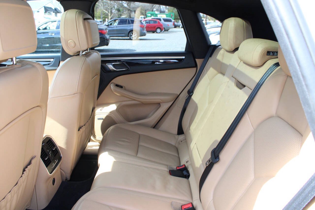 Used 2017 Porsche Macan AWD/4WD image 20
