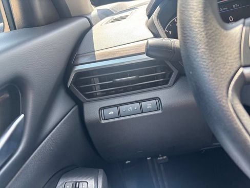 Used 2025 Nissan Altima 2.5 SV FWD image 33