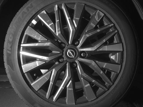 Used 2025 Nissan Altima 2.5 SV image 15