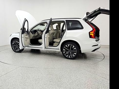 New 2026 Volvo XC90 T8 Ultra w/ Lounge Package image 12