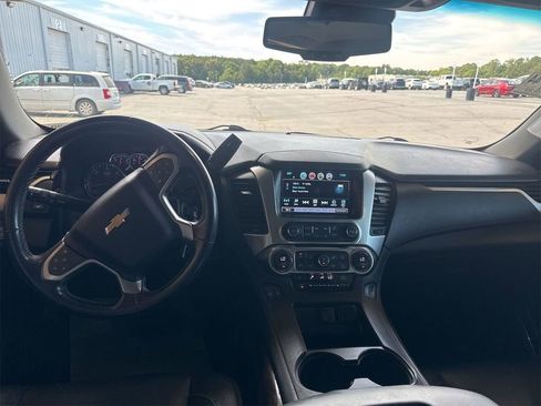 Used 2019 Chevrolet Suburban LT AWD/4WD image 5