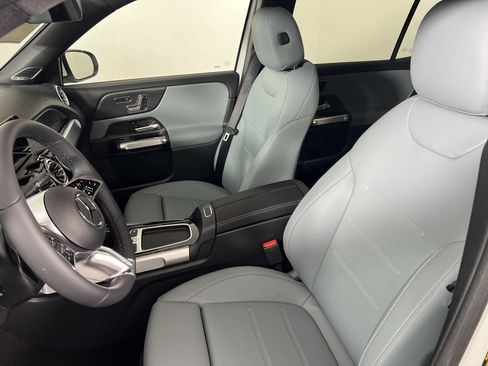 New 2026 Mercedes-Benz GLB 250 4MATIC image 17