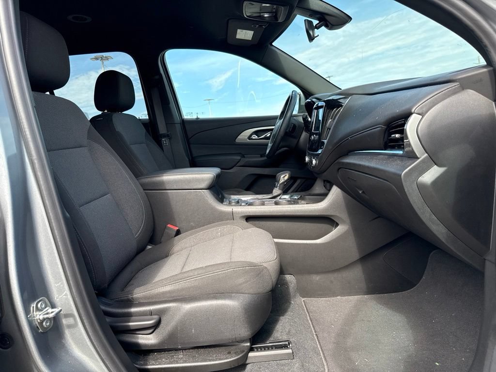 Used 2023 Chevrolet Traverse LT FWD image 18