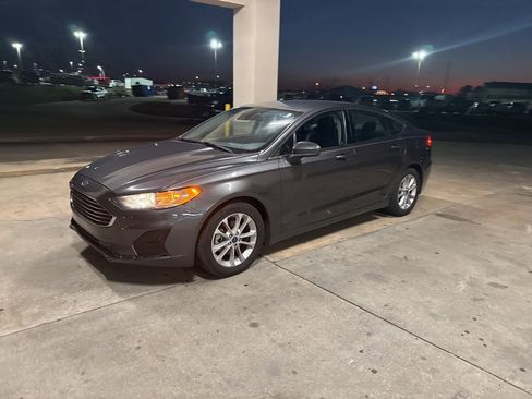 Used 2020 Ford Fusion SE image 7