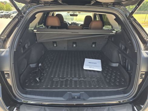 Used 2022 Subaru Outback Touring AWD/4WD image 26