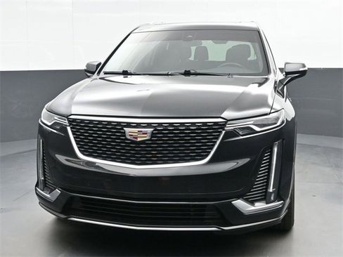Used 2023 Cadillac XT6 Premium Luxury image 3