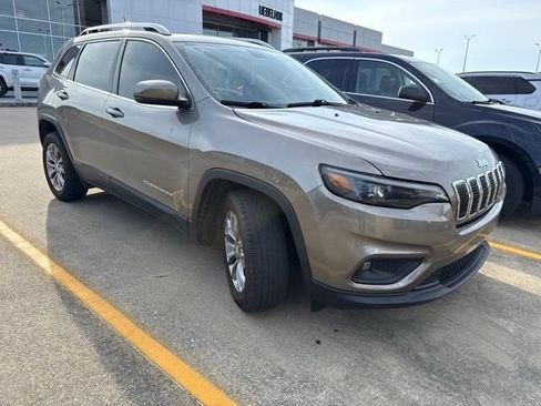 Used 2020 Jeep Cherokee Latitude Plus FWD image 11