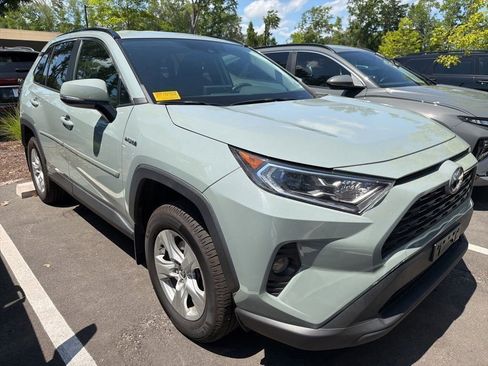 Used 2021 Toyota RAV4 XLE w/ XLE Grade Weather Package AWD/4WD image 3