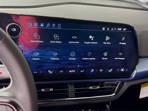 New 2026 Chevrolet Equinox EV LT image 10