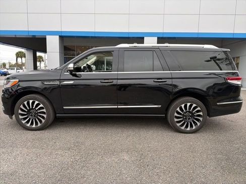 Used 2022 Lincoln Navigator L Black Label image 6