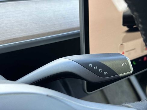 Used 2023 Tesla Model Y Long Range AWD/4WD image 21