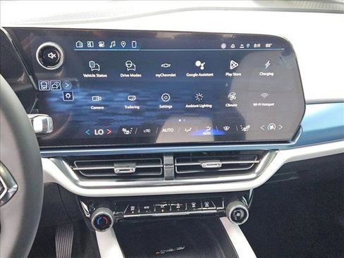 New 2026 Chevrolet Equinox EV LT image 12