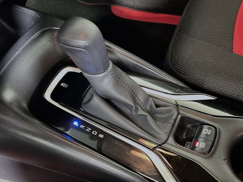 Used 2020 Toyota Corolla LE w/ Carpet Mat Package (TMS) image 21