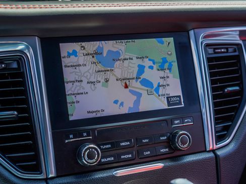 Used 2017 Porsche Macan GTS image 18