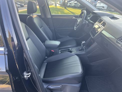 Certified 2022 Volkswagen Tiguan SE FWD image 26