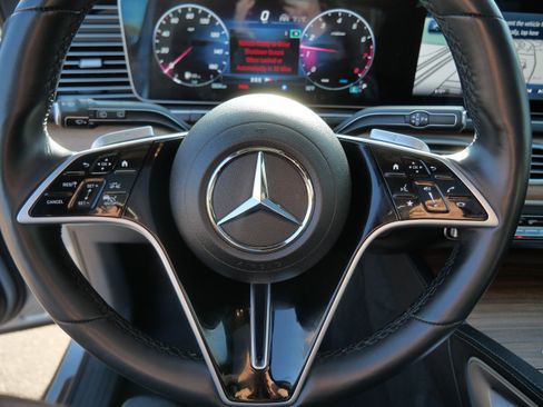 Used 2025 Mercedes-Benz GLE 350 4MATIC w/ Driver Assistance Package image 25