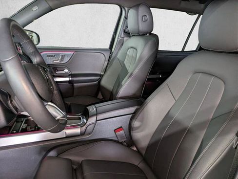Used 2025 Mercedes-Benz GLB 250 image 19