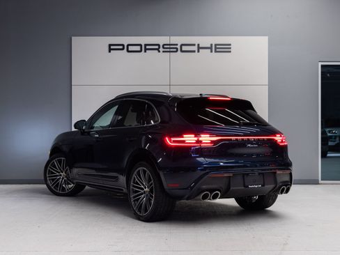 Certified 2023 Porsche Macan AWD/4WD image 3