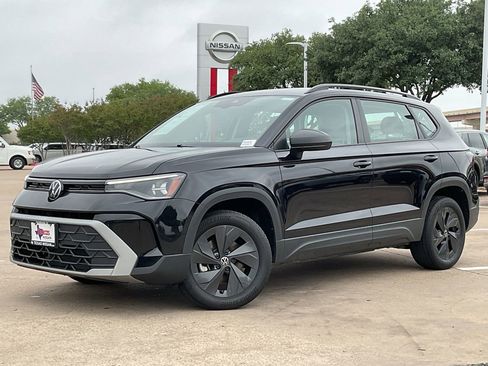 Used 2025 Volkswagen Taos S FWD image 2