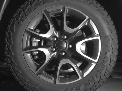 Used 2025 Jeep Compass Trailhawk AWD/4WD image 12