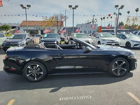 Used 2022 Ford Mustang Convertible image 19