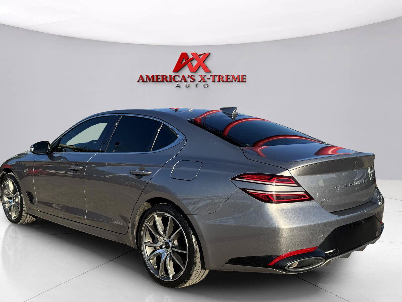 Used 2024 Genesis G70 2.5T RWD image 3