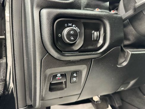 Used 2021 RAM 1500 Big Horn AWD/4WD image 11