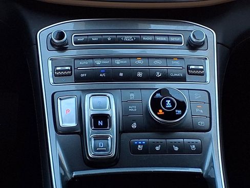Used 2023 Hyundai Santa Fe Calligraphy image 36