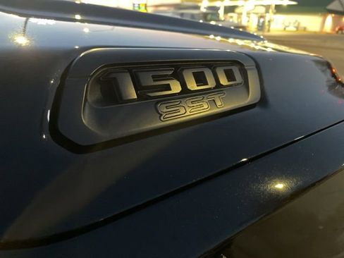 Used 2025 RAM 1500 Big Horn AWD/4WD image 3