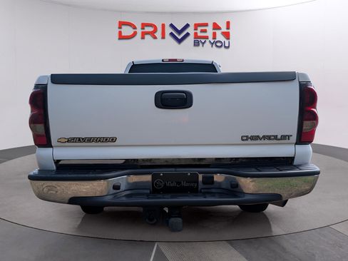 Used 2004 Chevrolet Silverado 2500 LT RWD image 4