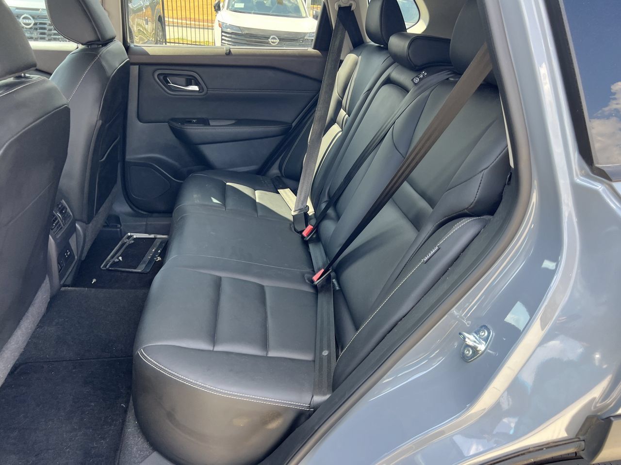 Used 2023 Nissan Rogue SL w/ SL Premium Package FWD image 10