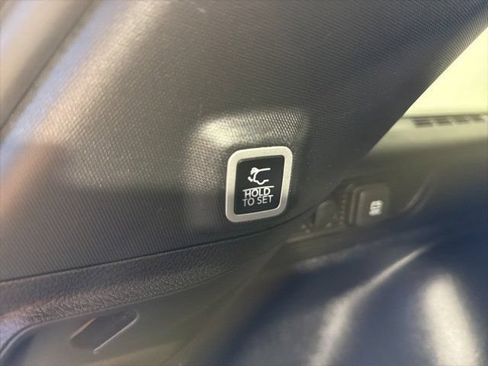 Certified 2023 Jeep Grand Cherokee Altitude AWD/4WD image 9