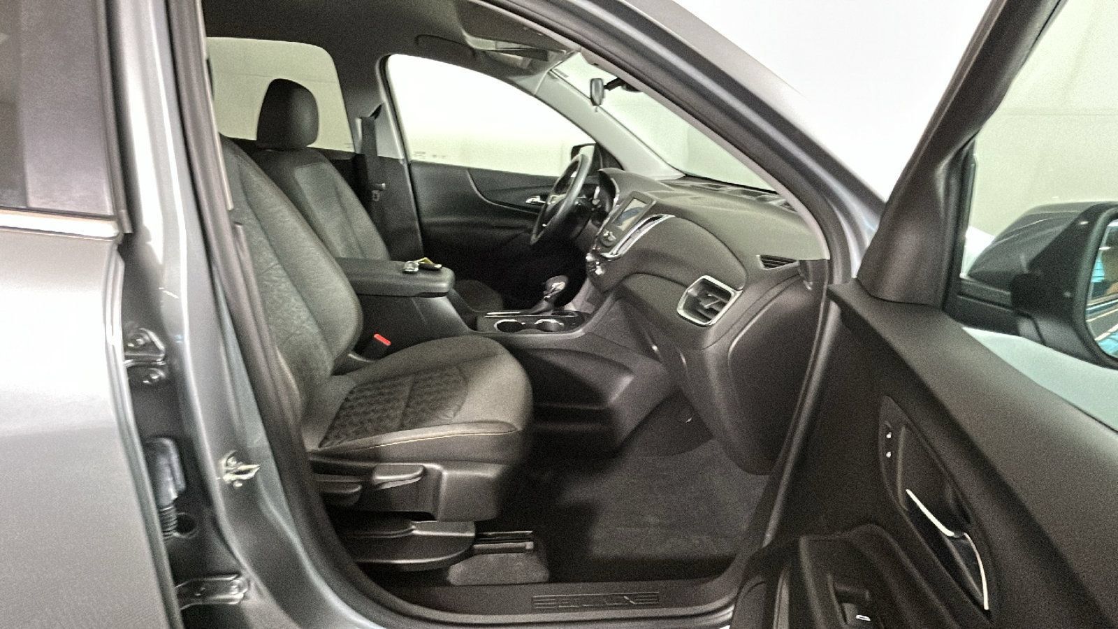 Used 2024 Chevrolet Equinox LT w/ LPO, Floor Liner Package AWD/4WD image 35