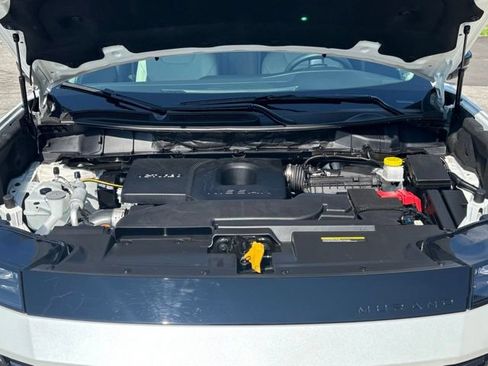 Used 2025 Nissan Murano SL AWD/4WD image 12