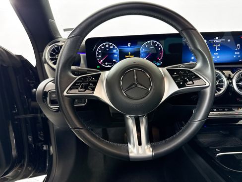 Used 2025 Mercedes-Benz CLA 250 image 12