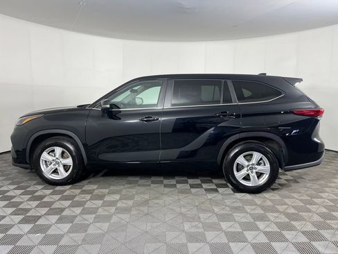 Used 2023 Toyota Highlander L image 9